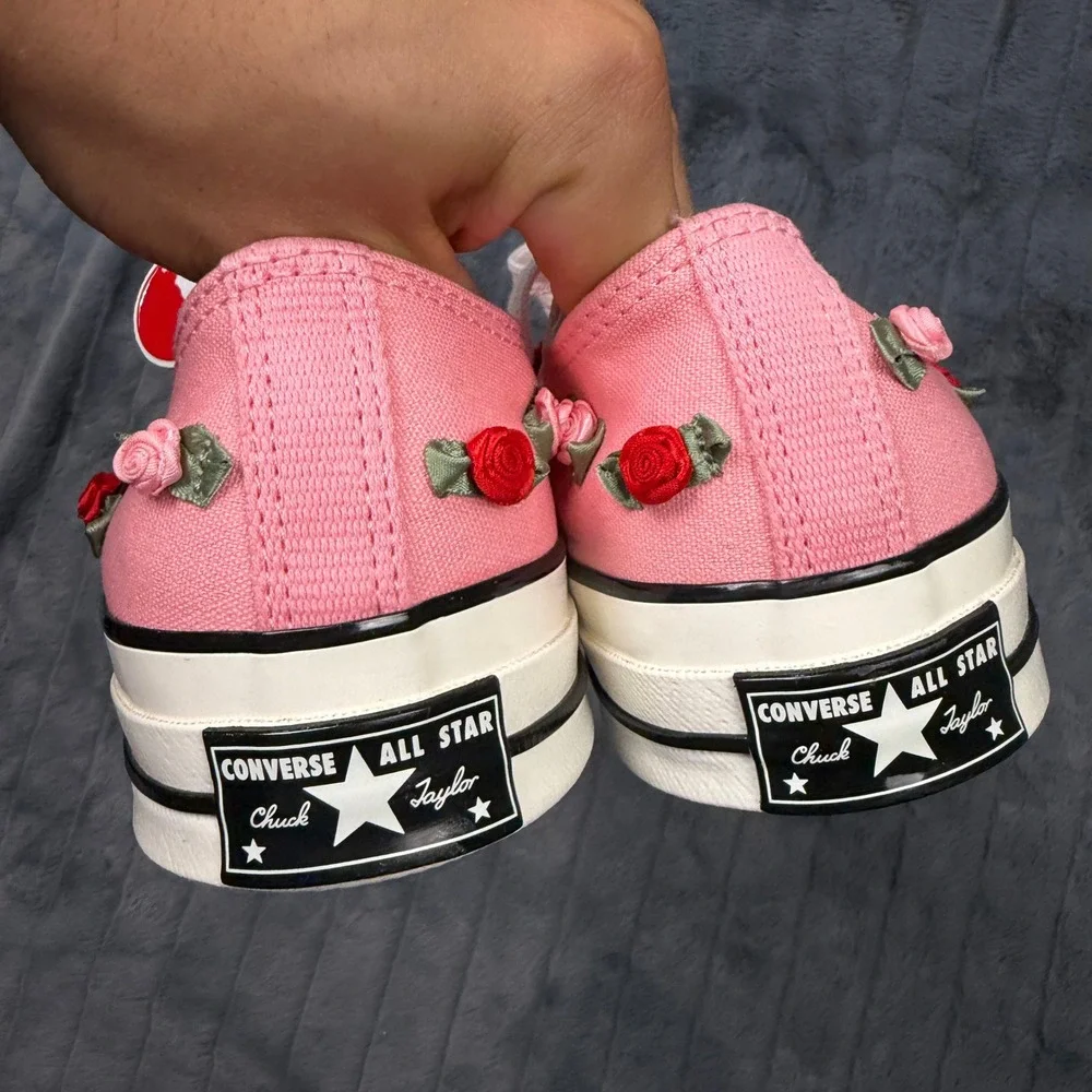 Converse Chuck 70 Low Valentines Day Pink Rose Embroidered A13649C Mens 11.5